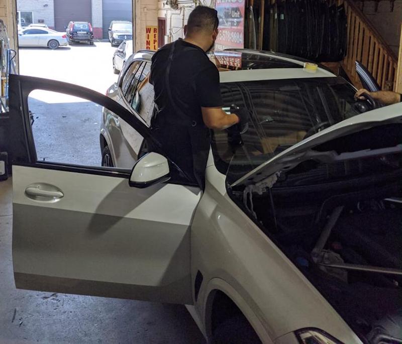 Auto Glass, Car Windshield Replacement Services in Toronto